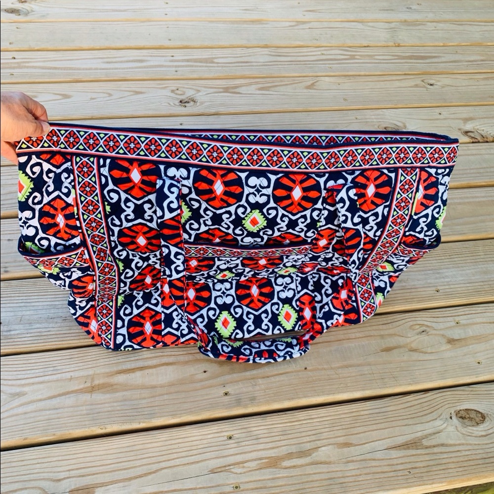 Vera Bradley Get Carried Away Tote NWT - Picture 6 of 11